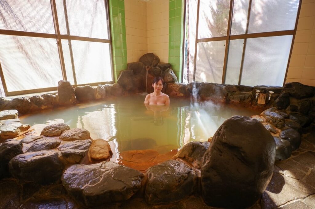 籠坊温泉 浪花館